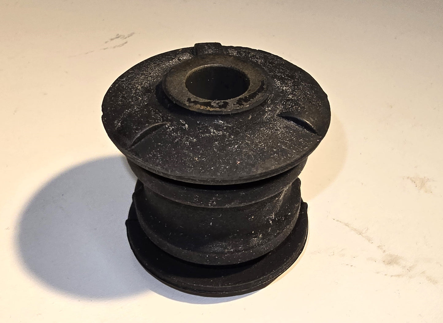 A111E6016F - Bush-Stabiliser