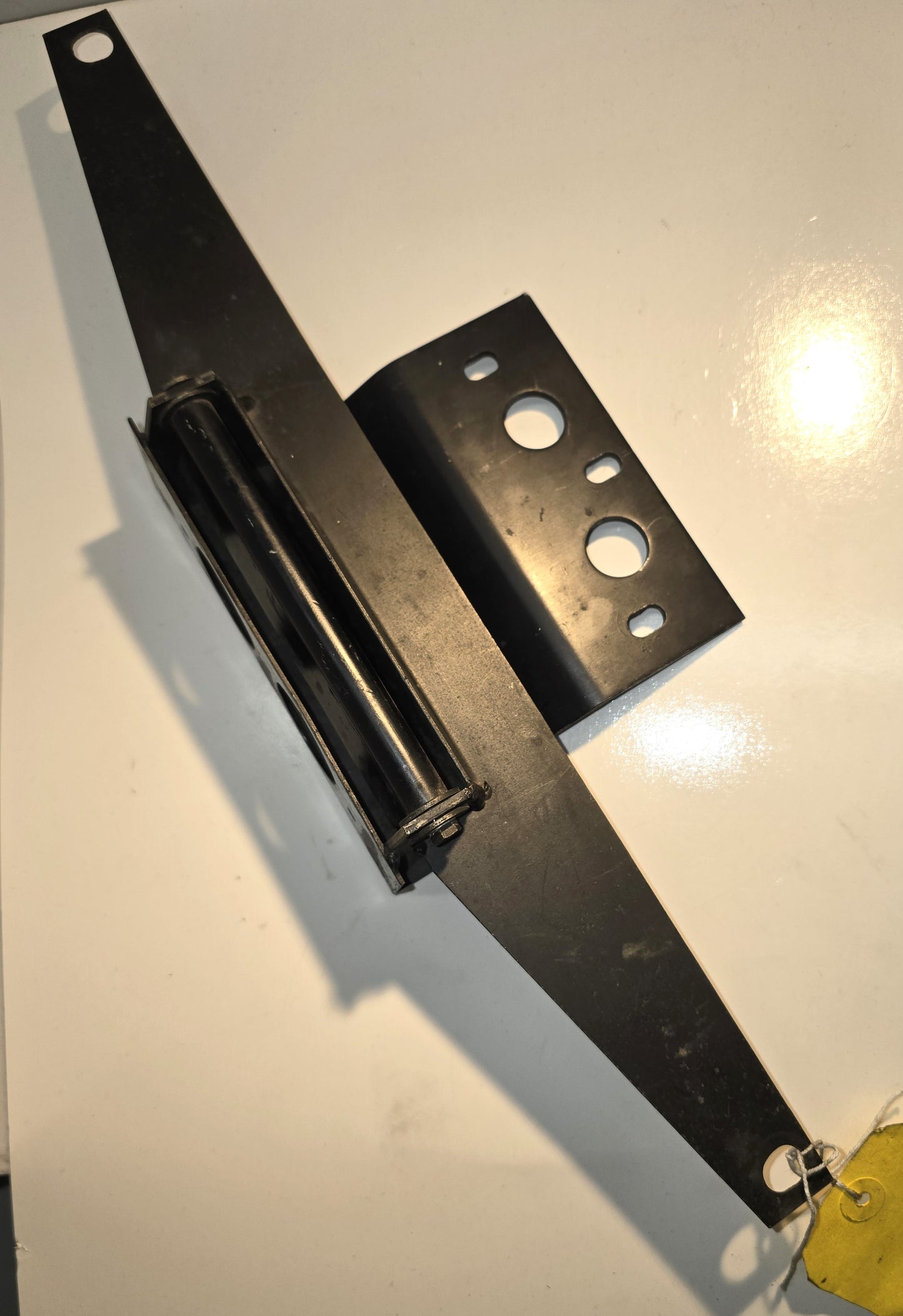 C111U0033F plus B111U0034F - Bracket and Hinge rotor for Engine Cover
