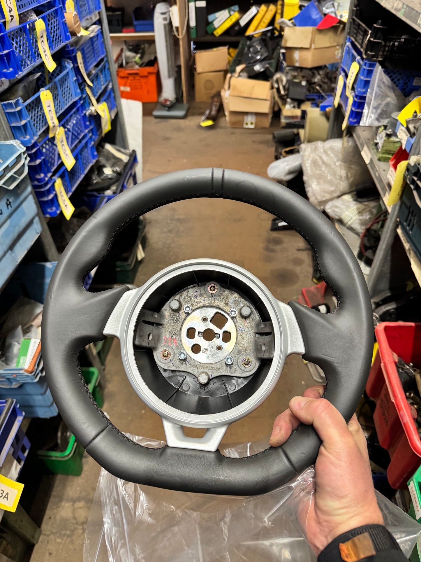 A138V0996F - Steering Wheel Assembly, SIR, leather