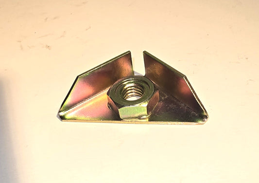 B111B0082F - Bracket