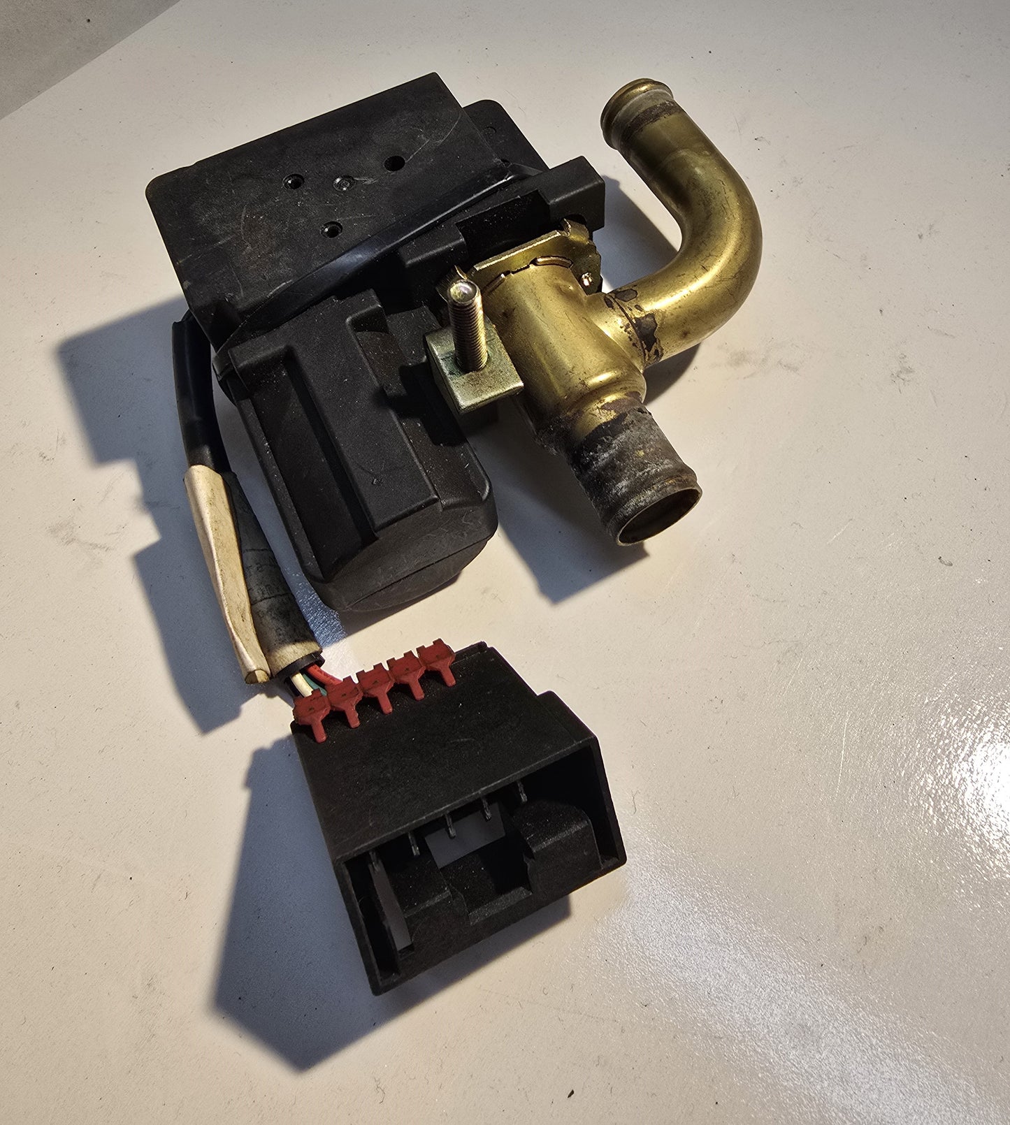 A082P4461F - Water Valve