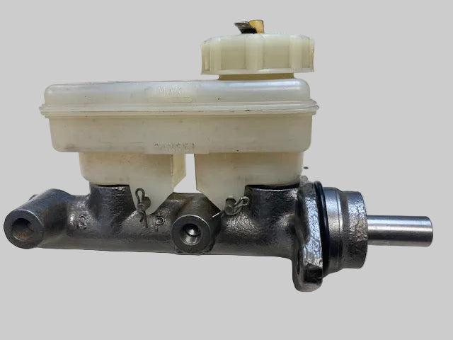 A075J6083/1 - Brake Master Cylinder Girling Type inc Resevoir
