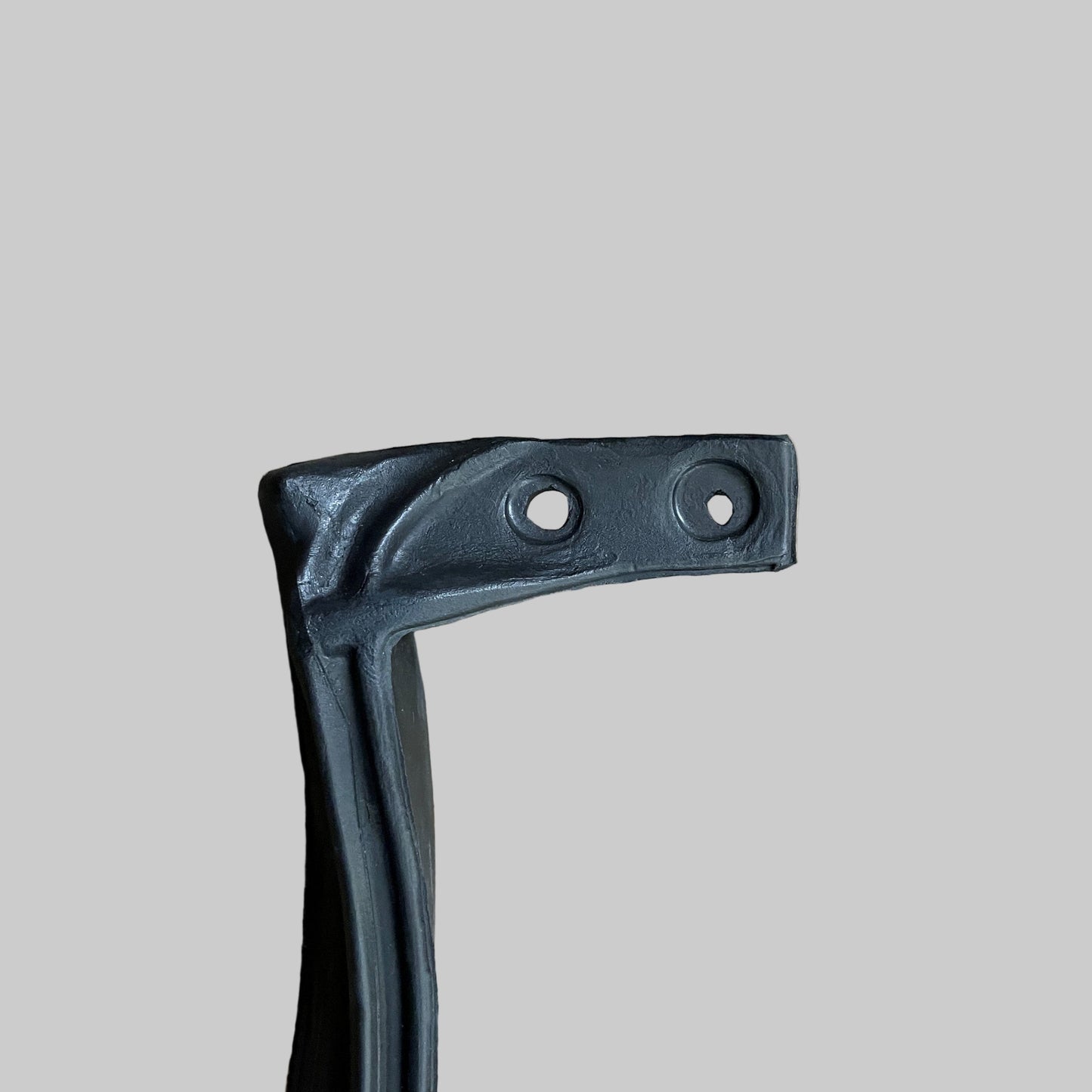 B100V0118F - Seal-'A' Pillar RH