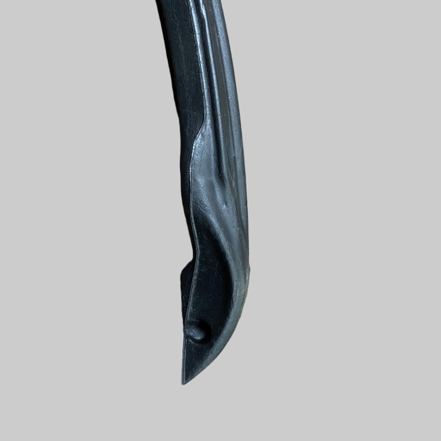 B100V0118F - Seal-'A' Pillar RH