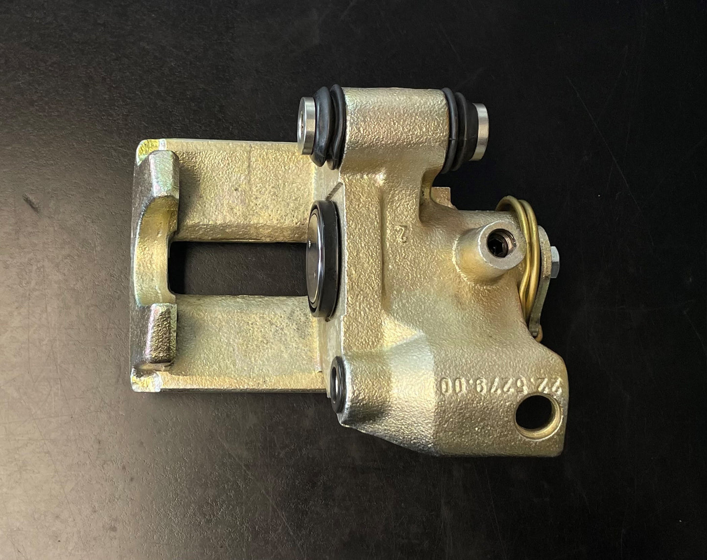B116J0082R - Brake Caliper-Rear RH [No Pads]