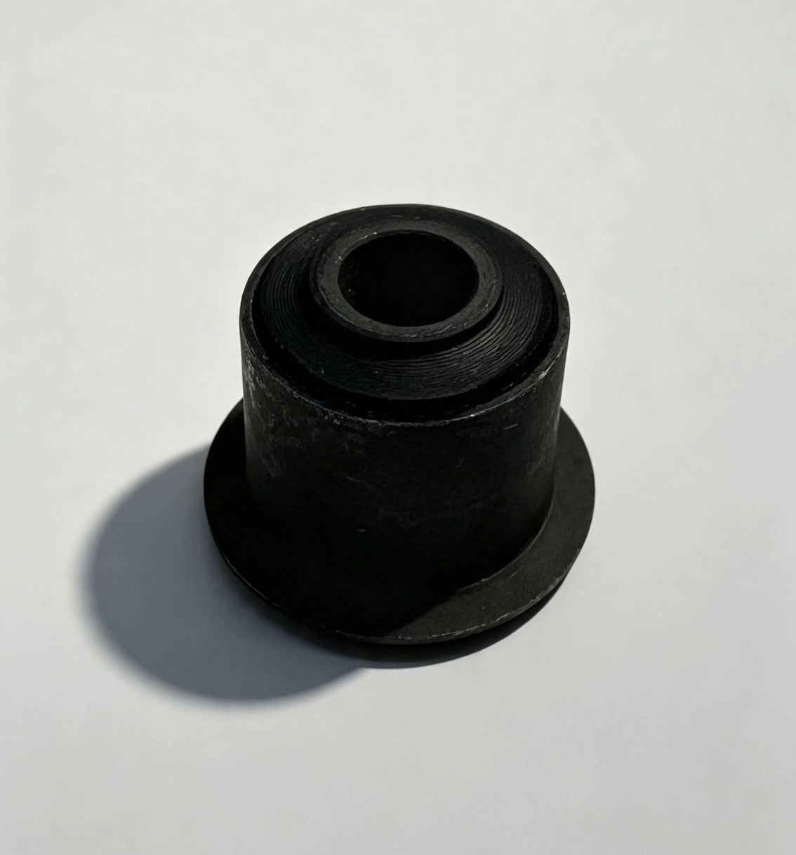 D100C6018F - Bush Upper Raft Mount S1 #